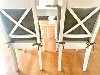 Mesa comedor y 4 sillas Ikea blancas