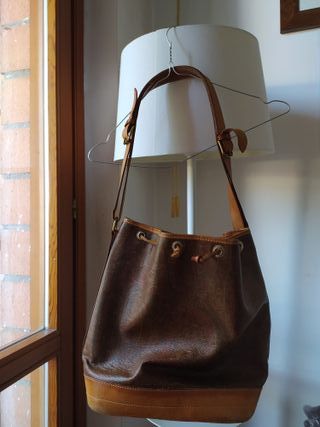 Borsa secchiello in pelle marrone