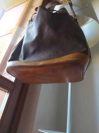 Borsa secchiello in pelle marrone