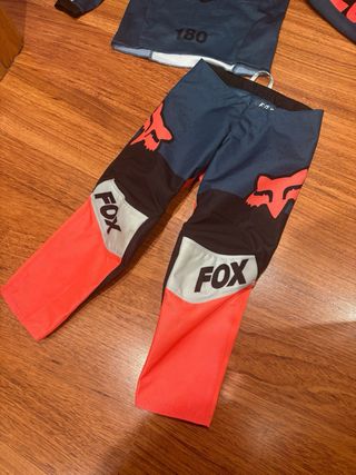 Traje Motocross Fox 180 + Peto O'Neal