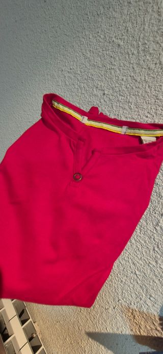 Camiseta roja niña