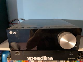 Mini cadena LG negra