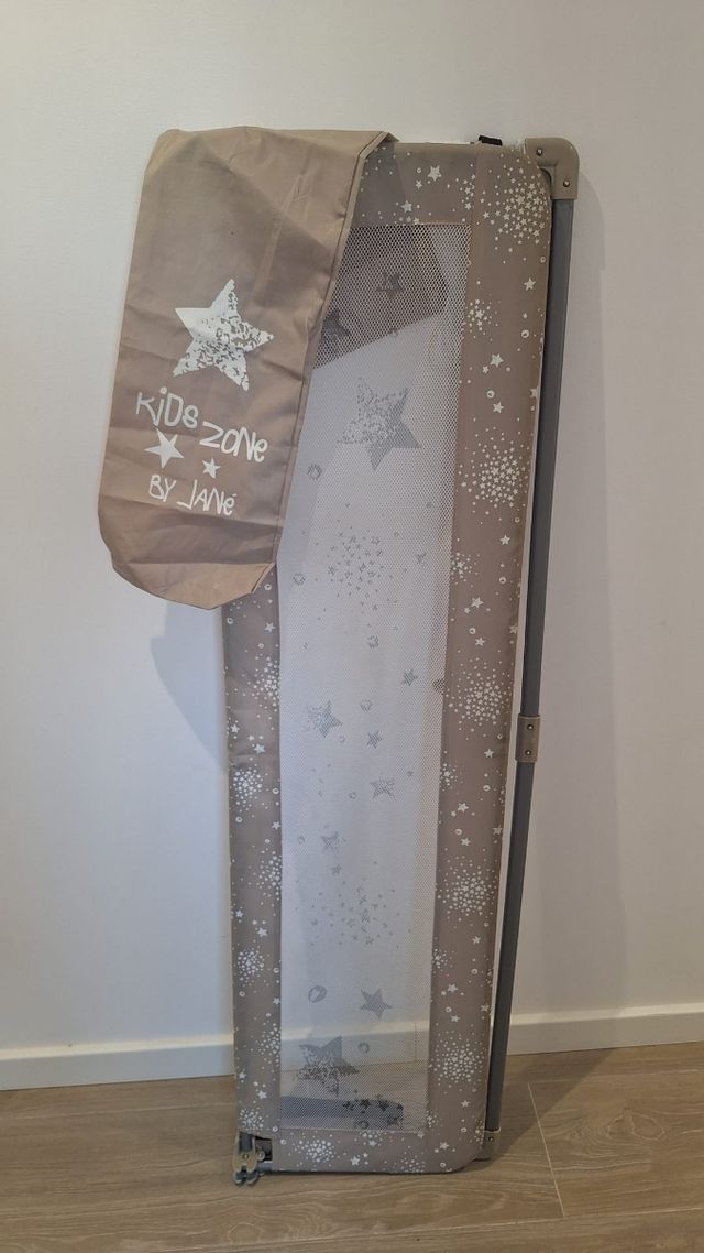 Valla protectora para cama Jane.