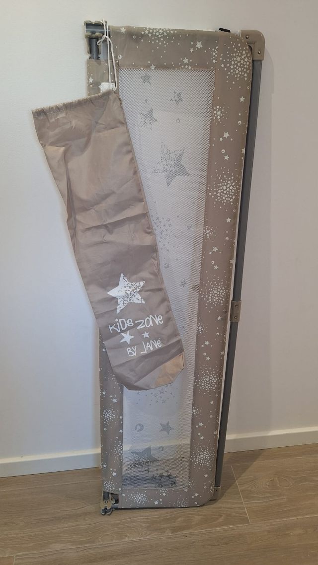 Valla protectora para cama Jane.