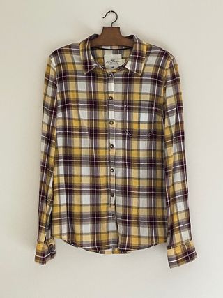 Camisa H&M cuadros amarilla, blanca y burdeos