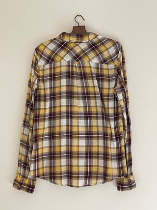 Camisa H&M cuadros amarilla, blanca y burdeos