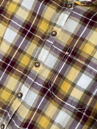 Camisa H&M cuadros amarilla, blanca y burdeos