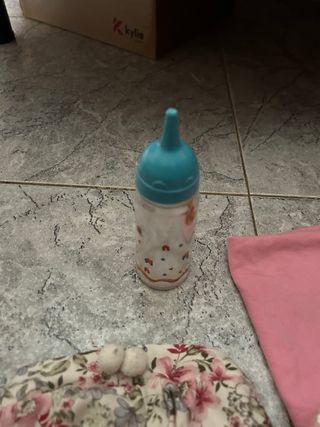 Lote complementos bebé: biberón, manta, pañal,etc