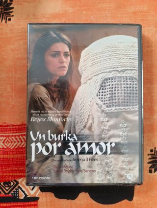 Películas en DVD con libros de inglés.