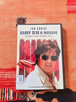 Películas en DVD con libros de inglés.