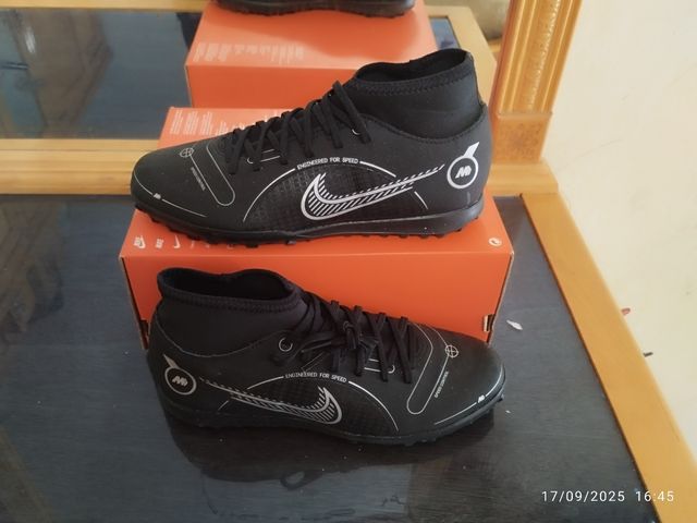 Botas de fútbol sala Nike para hombre 