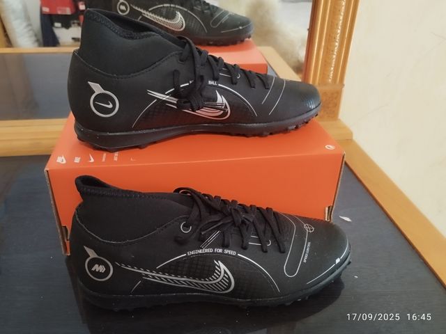 Botas de fútbol sala Nike para hombre 