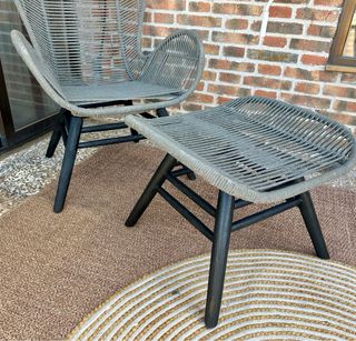 Sillón KaveHome Zabel gris con reposapiés (pareja)