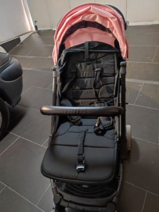 Silla de paseo rosa y negra