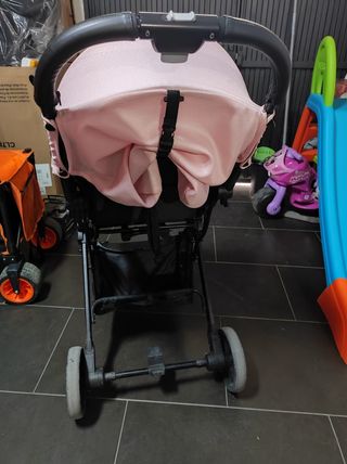 Silla de paseo rosa y negra