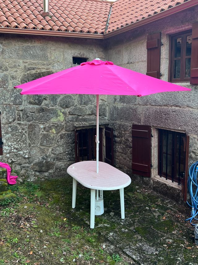 Mesa y Sombrilla Jardín