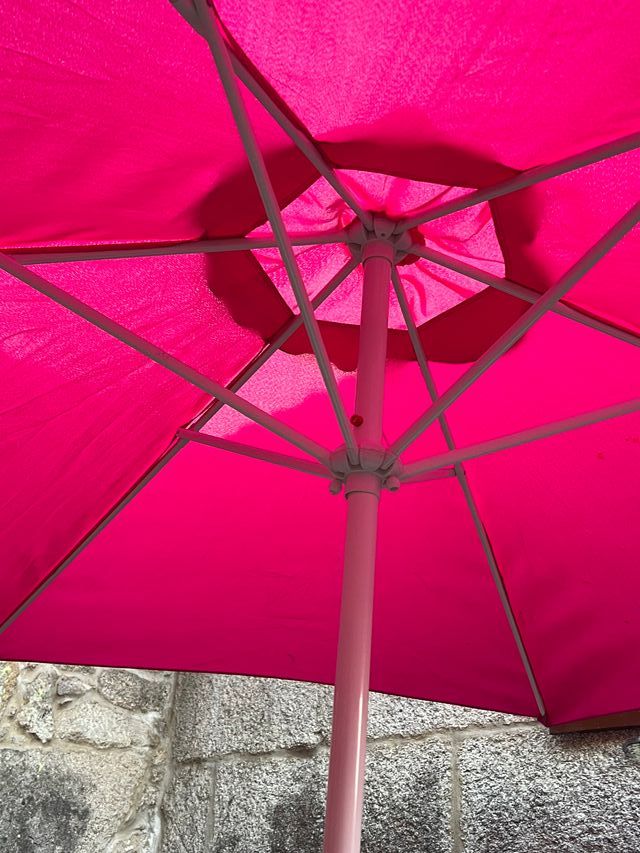 Mesa y Sombrilla Jardín