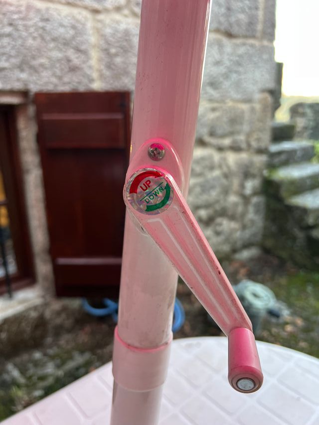 Mesa y Sombrilla Jardín