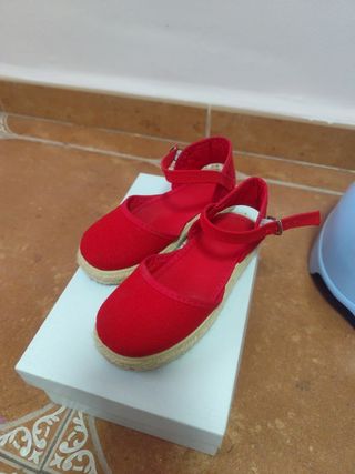 Alpargatas niña rojas