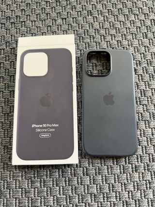 Funda iPhone 16 Pro Max Original Apple MagSafe