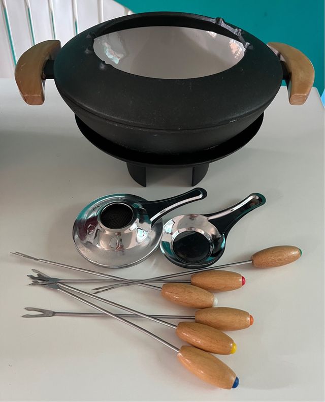 Olla Fondue Negra y Marrón