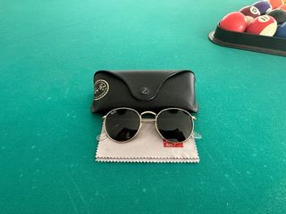 Gafas de Sol Ray-Ban Redondas Doradas y Negras