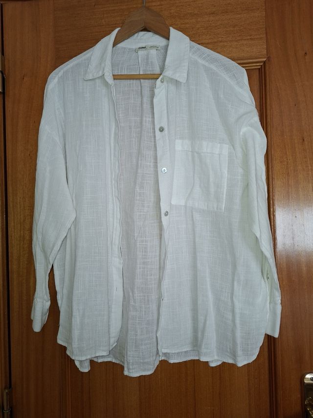 Camisa Manga Comprida Pull&Bear Branca e azul