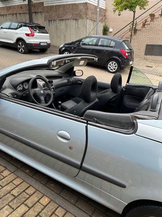 Peugeot  206 cc. 2001. Posibilidad de Clasico. 