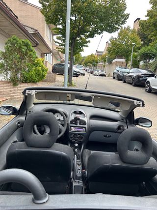 Peugeot  206 cc. 2001. Posibilidad de Clasico. 