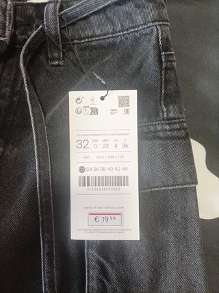 Falda vaquera negra Stradivarius Talla M