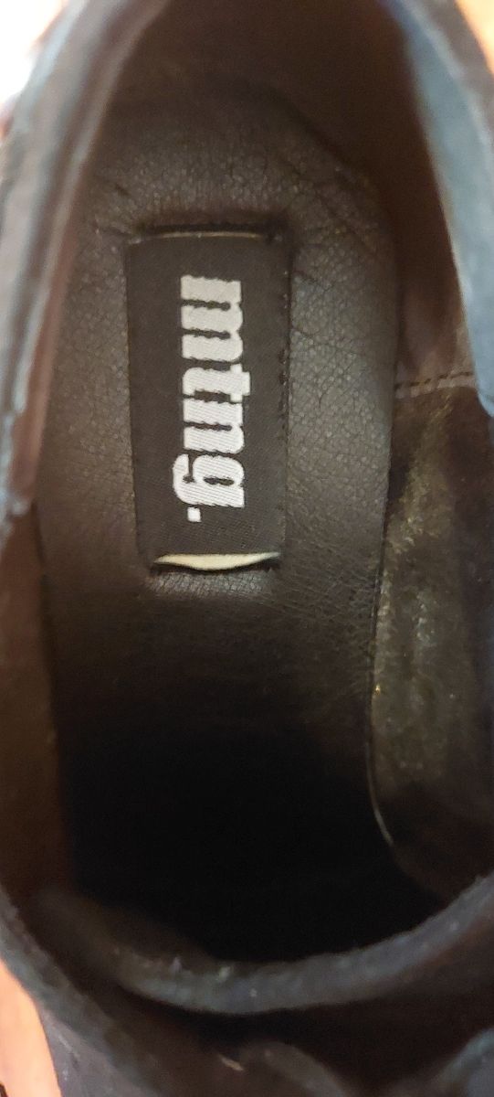 Zapatos Mustang tacón cordones negros