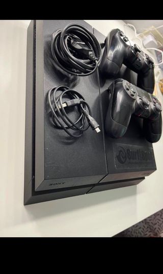 PS4 (PlayStation 4) Negra + 2 Mandos