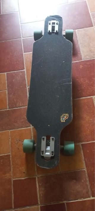 Longboard Oxelo con ruedas verdes