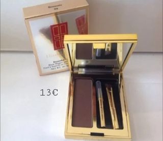 Elizabeth Arden  Sombras compactas en estuche. 