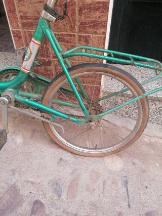 Bicicleta BH clásica verde. Modelo pequeña