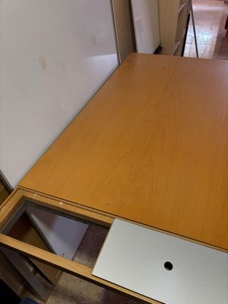 Mesa de escritorio madera y metal