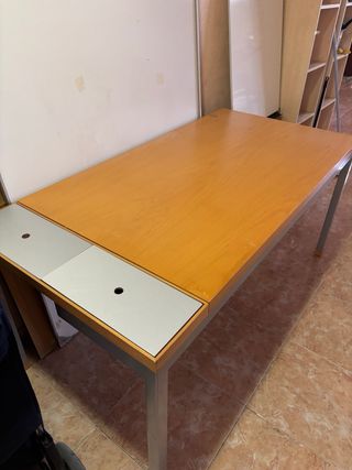 Mesa de escritorio madera y metal
