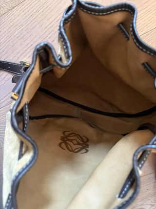 Bolso Loewe vintage ante beige y marrón. 