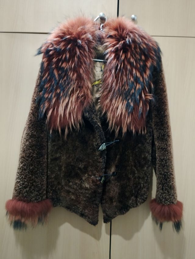Chaquetón de pelo marrón