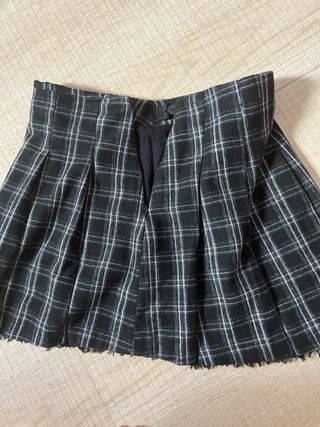 Falda de cuadros negra y blanca