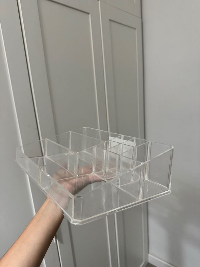 Expositor de maquillaje acrílico