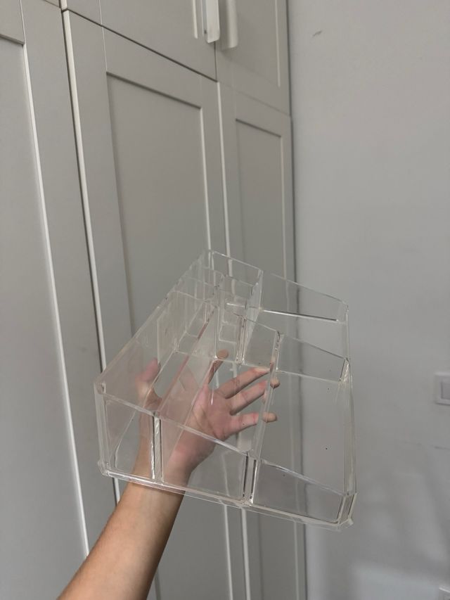 Expositor de maquillaje acrílico