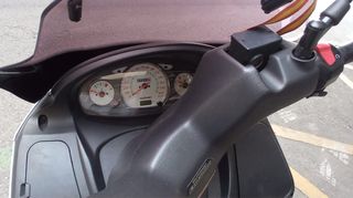 Suzuki Burgman 125: Cómoda y Espaciosa