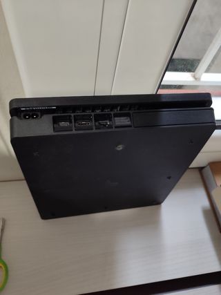 PS4 PlayStation 4 Negra + 3 Juegos