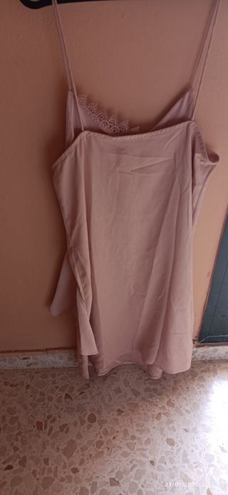 Ropa variada color verde azulado