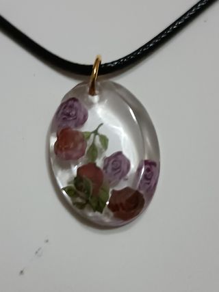 Colgante con flores secas