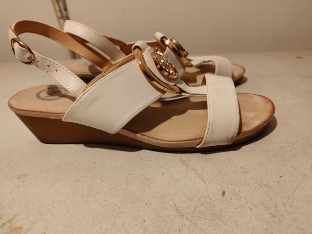 Sandalias crema Talla 41