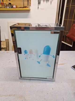 Botiquín Metálico y Cristal