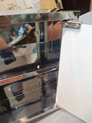 Botiquín Metálico y Cristal