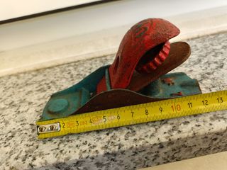 Cepillo de carpintero antiguo